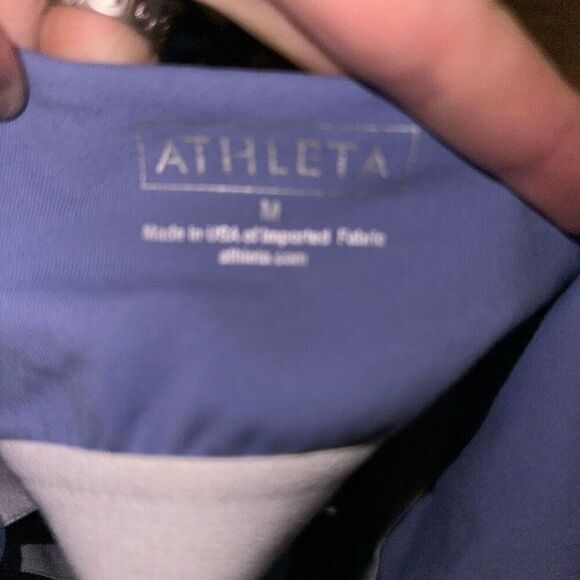Athleta periwinkle scoop neck support M Athleisure tank - Picture 3 of 3